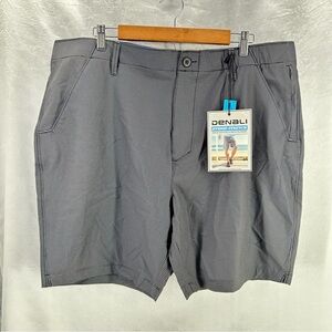 Denali Hybrid Stretch Shorts Size 40